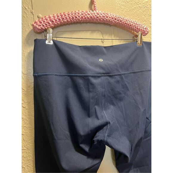 Lululemon Blue Leggings Woman’s Size 18 - Picture 10 of 12